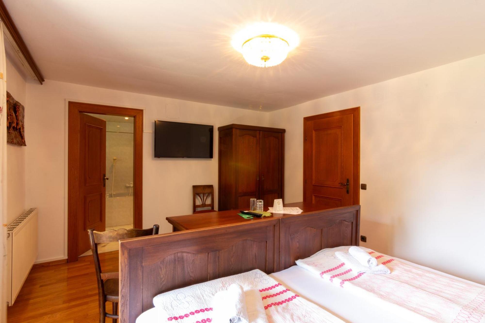 Metzgerwirt Vieh Heli Hotel Bad Goisern Bagian luar foto